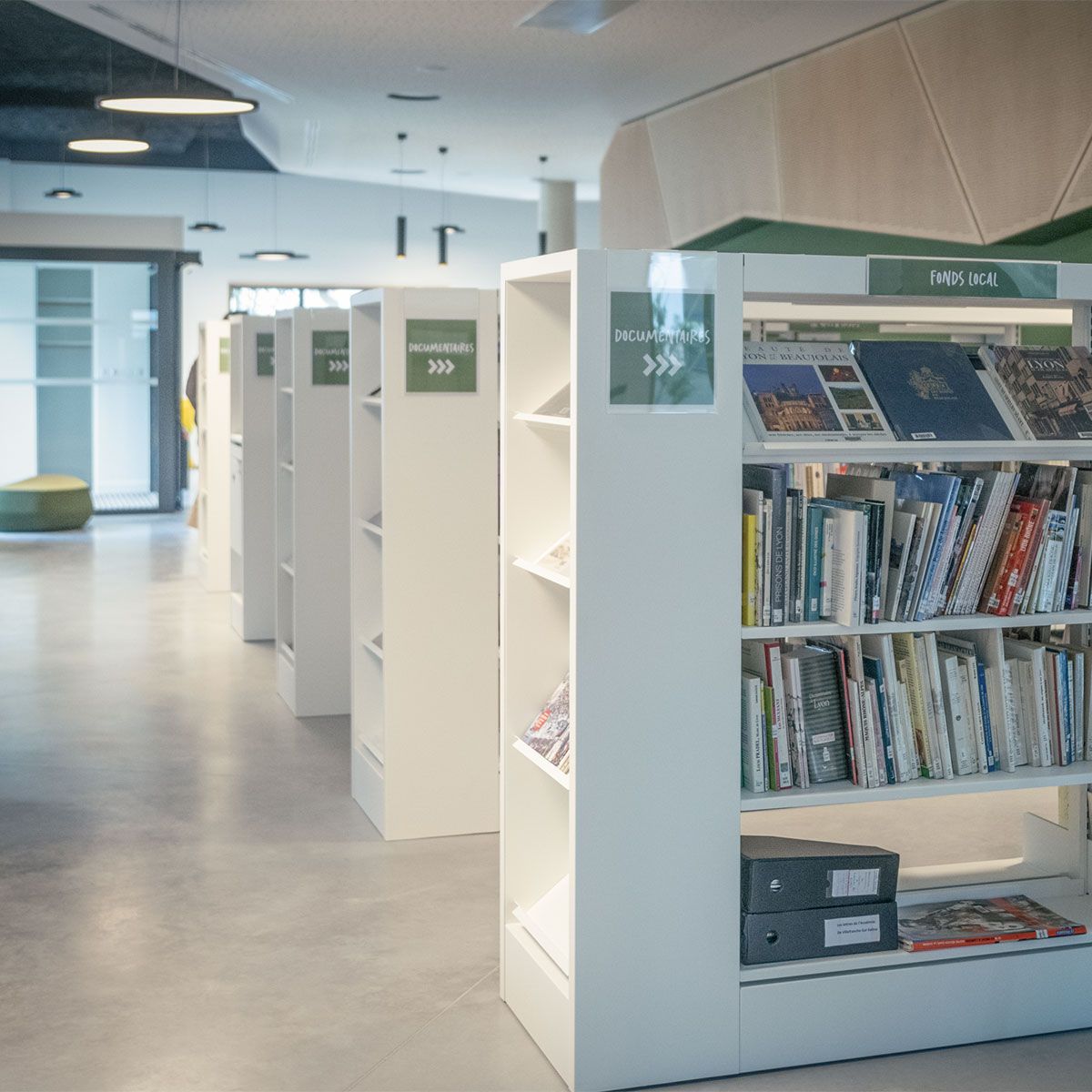 Gleize Bibliotheque Jean De La Fontaine 06